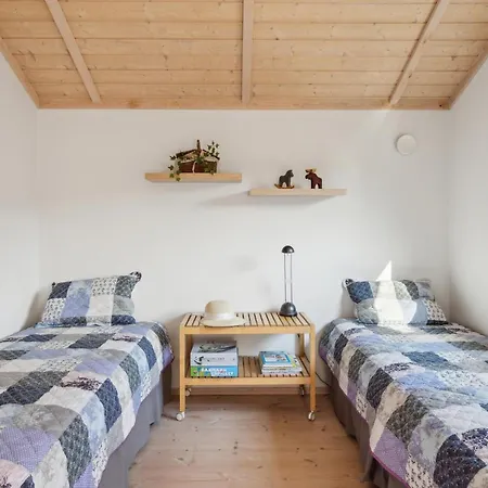 2 Bedroom Stunning In Holiday home