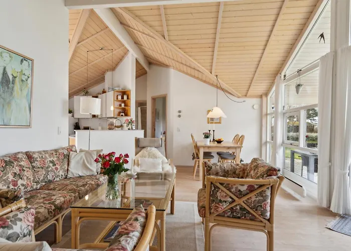 2 Bedroom Stunning In * Knebel